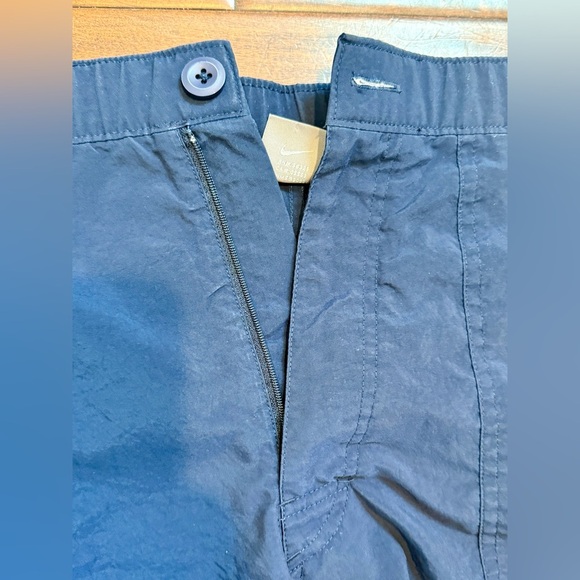Nike Utility Cargo Shorts Men’s M Navy Nylon Vintage Style Outdoor Swim Hybrid - Picture 13 of 13